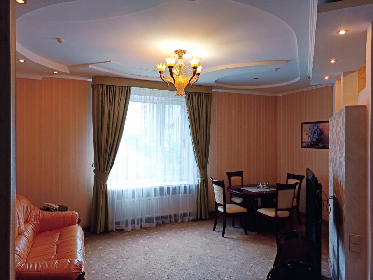 Hotel Status ヴィーンヌィツャ エクステリア 写真